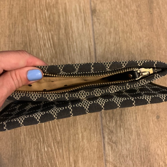 Clutch - Picture 5 of 5